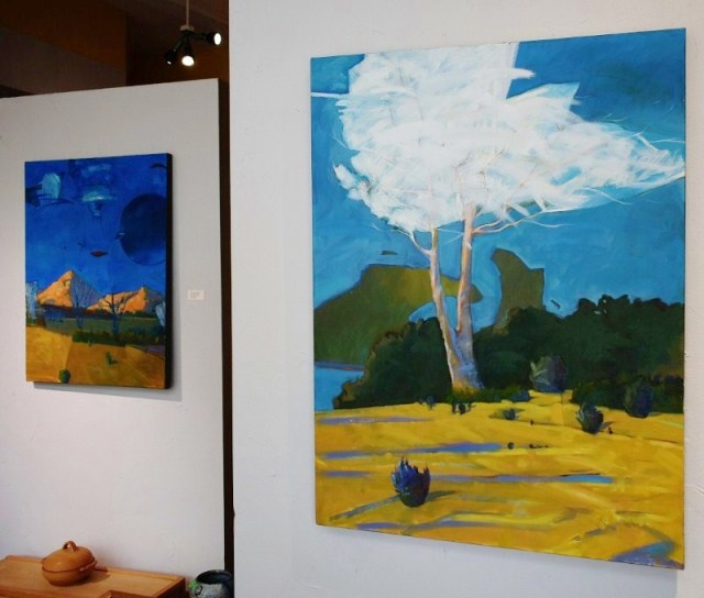 Ghost_Tree_and_Cochise_Landscape_(c)_Monte_Surratt